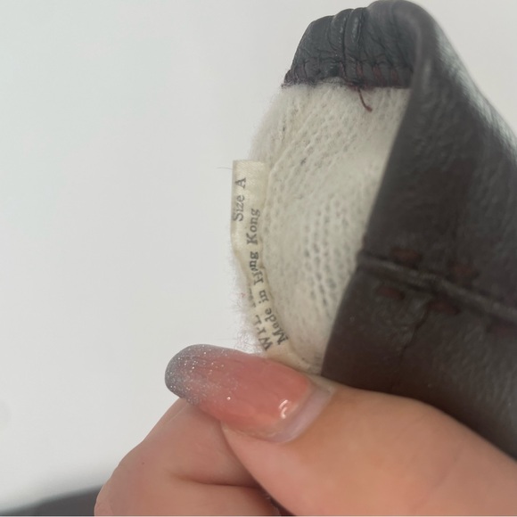 Vintage Brown Leather Gloves Thicker Material Fall / Winter Accessory - Picture 8 of 12